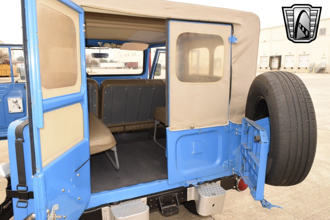 Toyota-FJ-Cruiser-1974-other-26