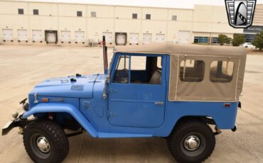 Toyota-FJ-Cruiser-1974-other-34