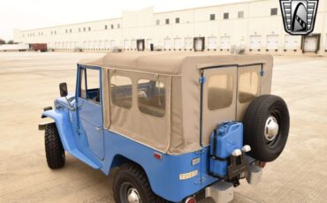 Toyota-FJ-Cruiser-1974-other-36