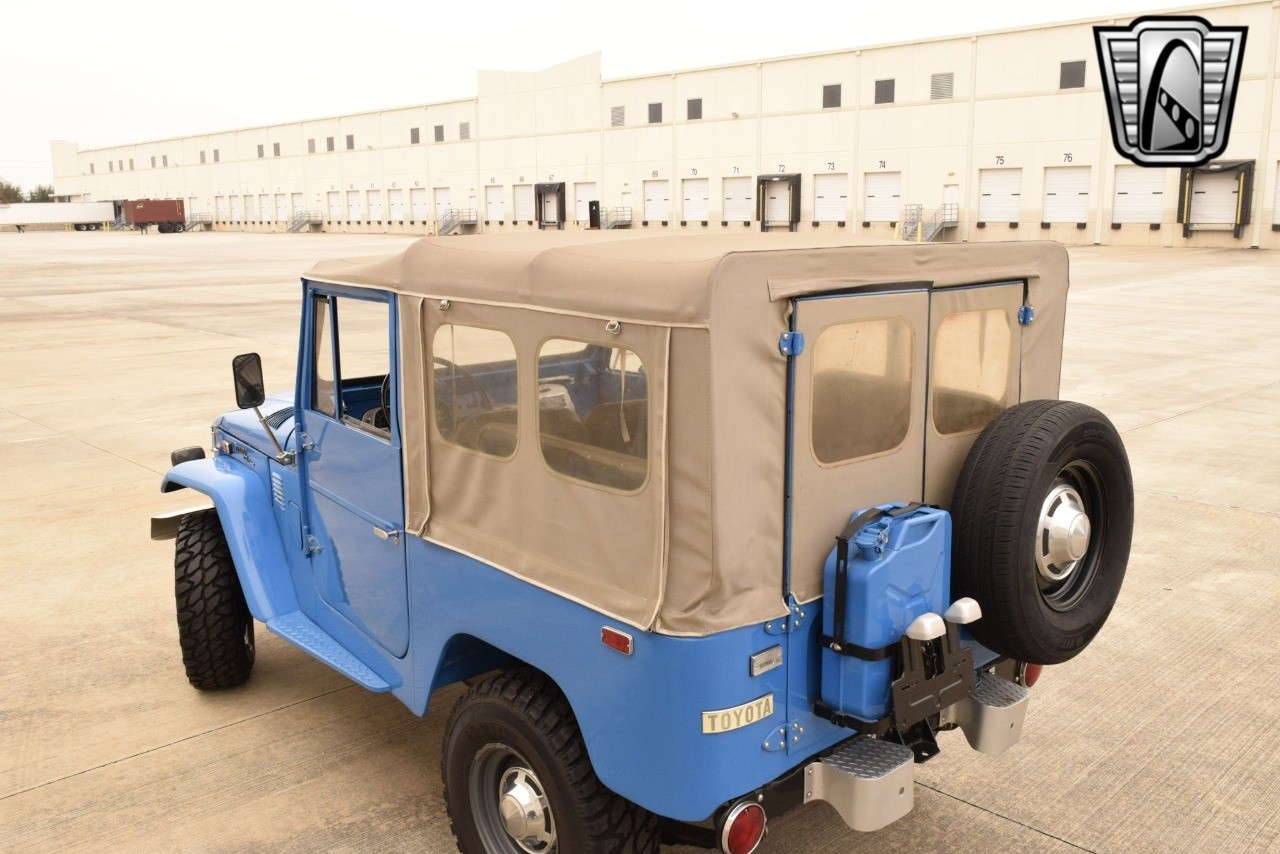 Toyota-FJ-Cruiser-1974-other-36