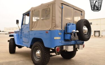 Toyota-FJ-Cruiser-1974-other-38