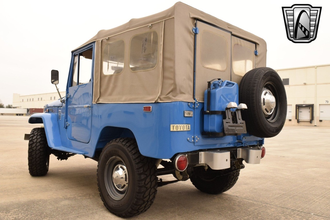Toyota-FJ-Cruiser-1974-other-38