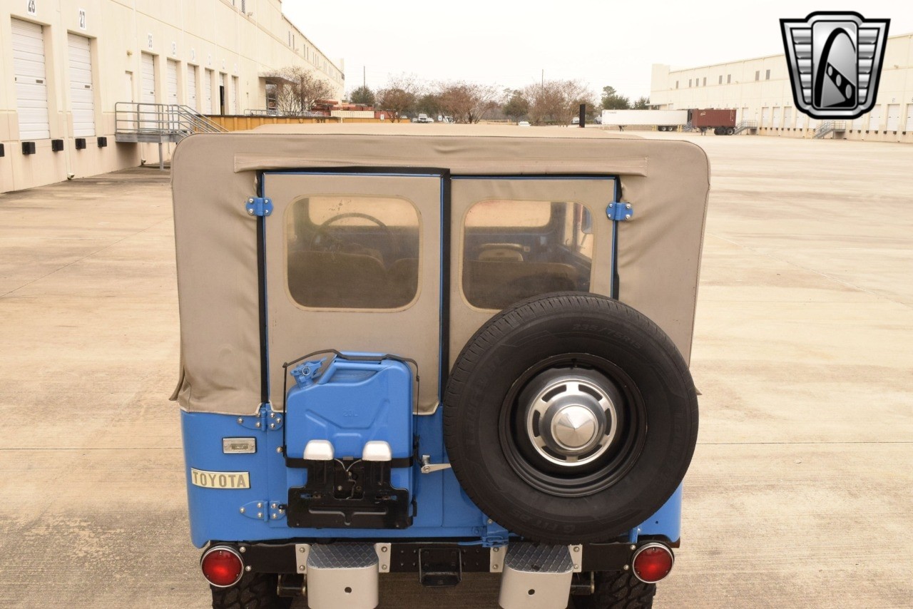 Toyota-FJ-Cruiser-1974-other-39