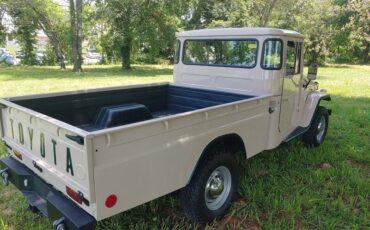 Toyota-FJ45-1967-13