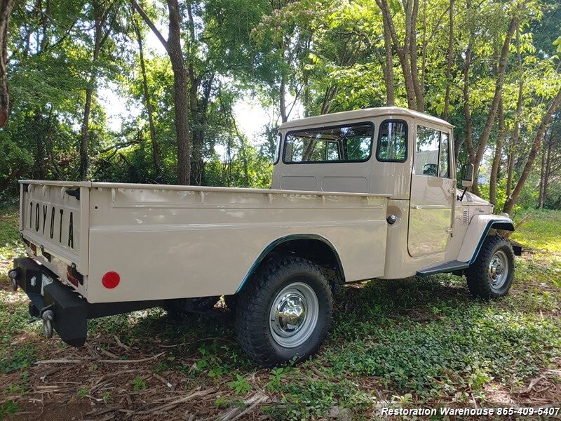 Toyota-FJ45-1967-14