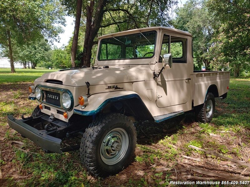 Toyota-FJ45-1967-3