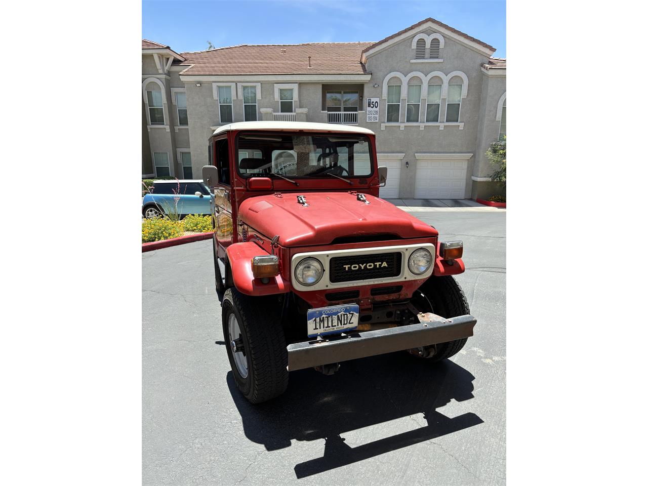 Toyota-Fj-cruiser-1981-Red-Black-3