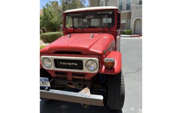 Toyota-Fj-cruiser-1981-Red-Black
