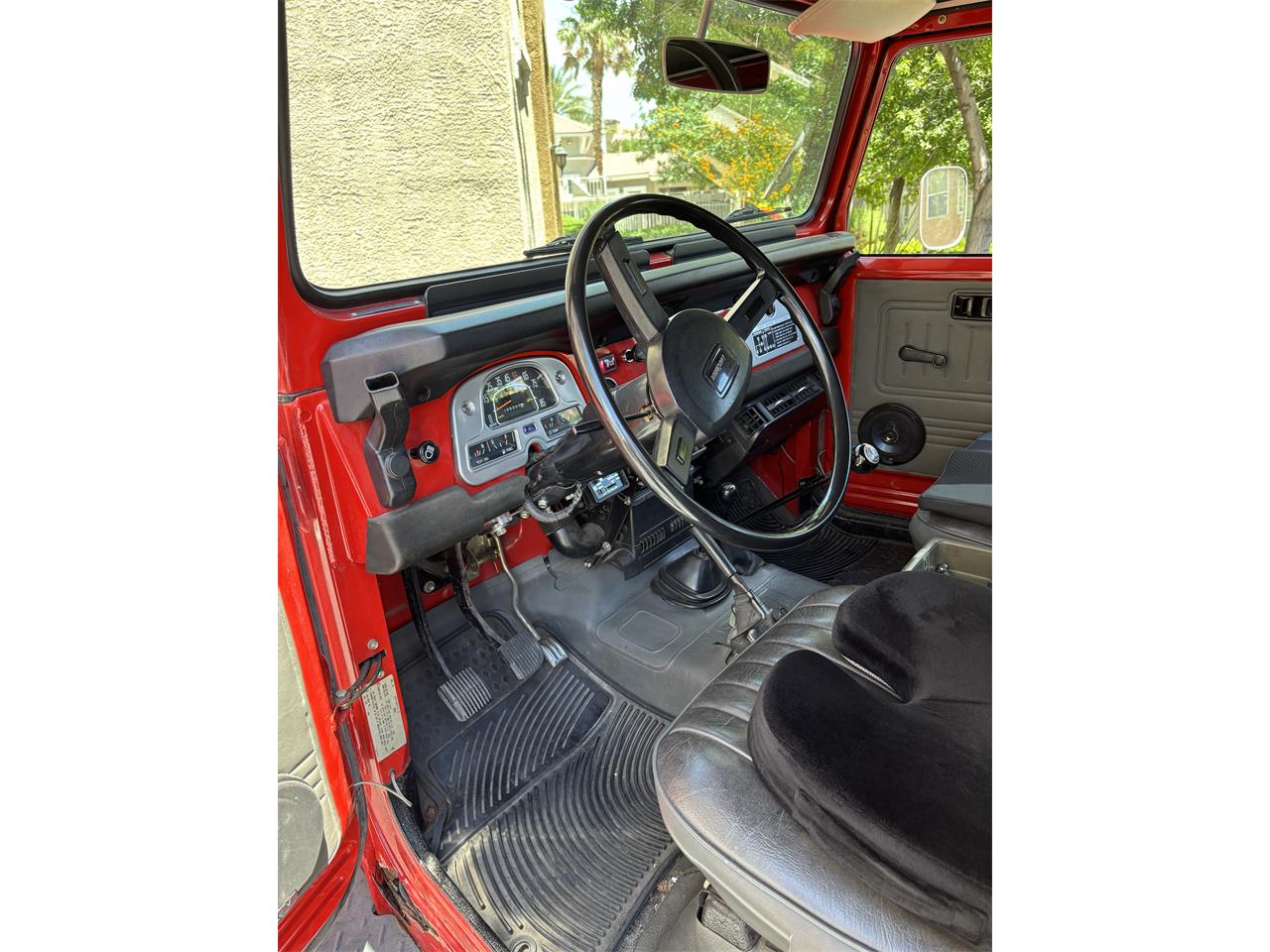 Toyota-Fj-cruiser-1981-Red-Black-6