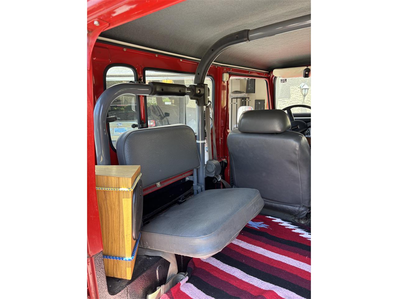 Toyota-Fj-cruiser-1981-Red-Black-8