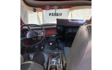 Toyota-Fj-cruiser-1981-Red-Black-9