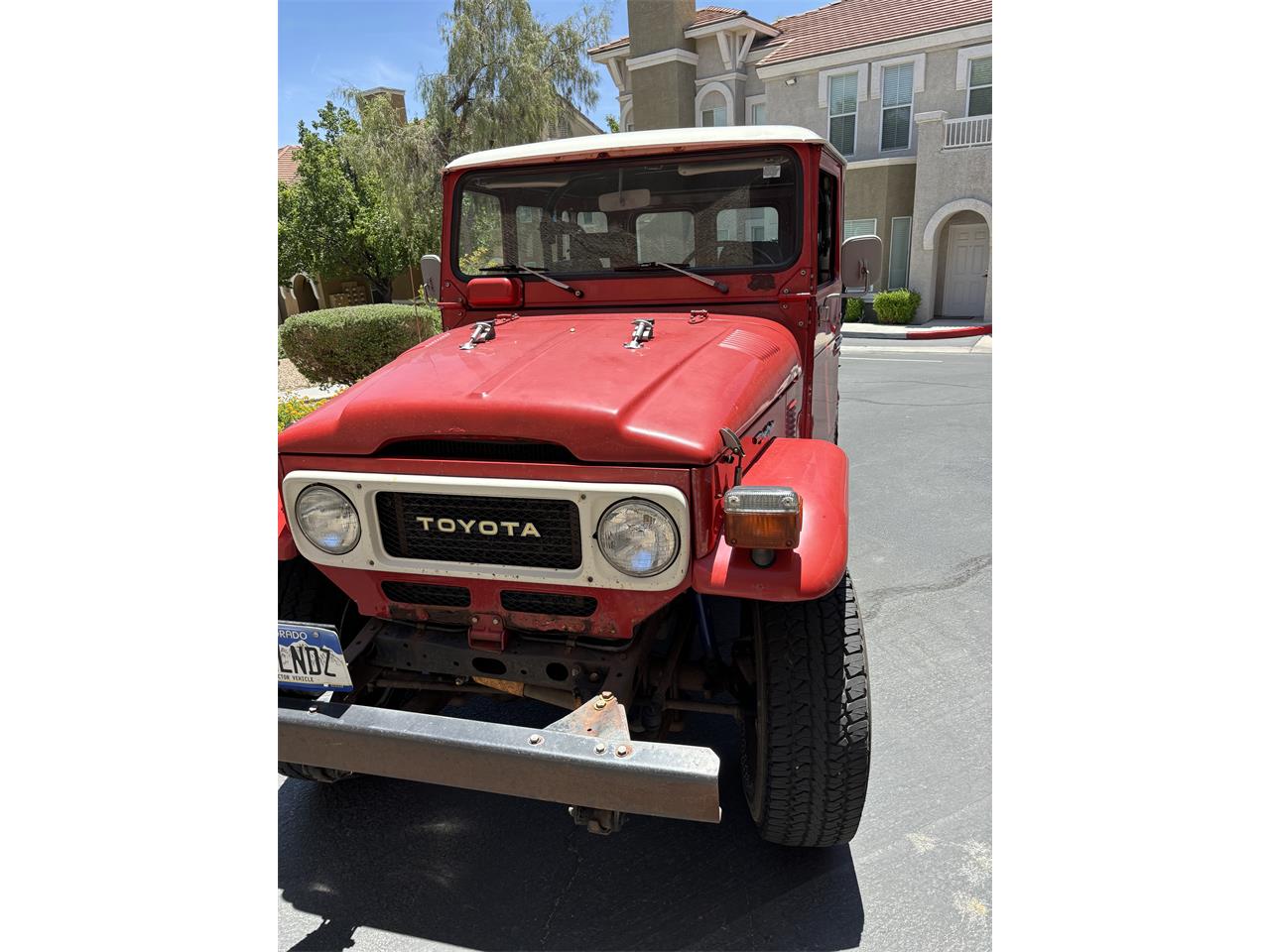 Toyota-Fj-cruiser-1981-Red-Black