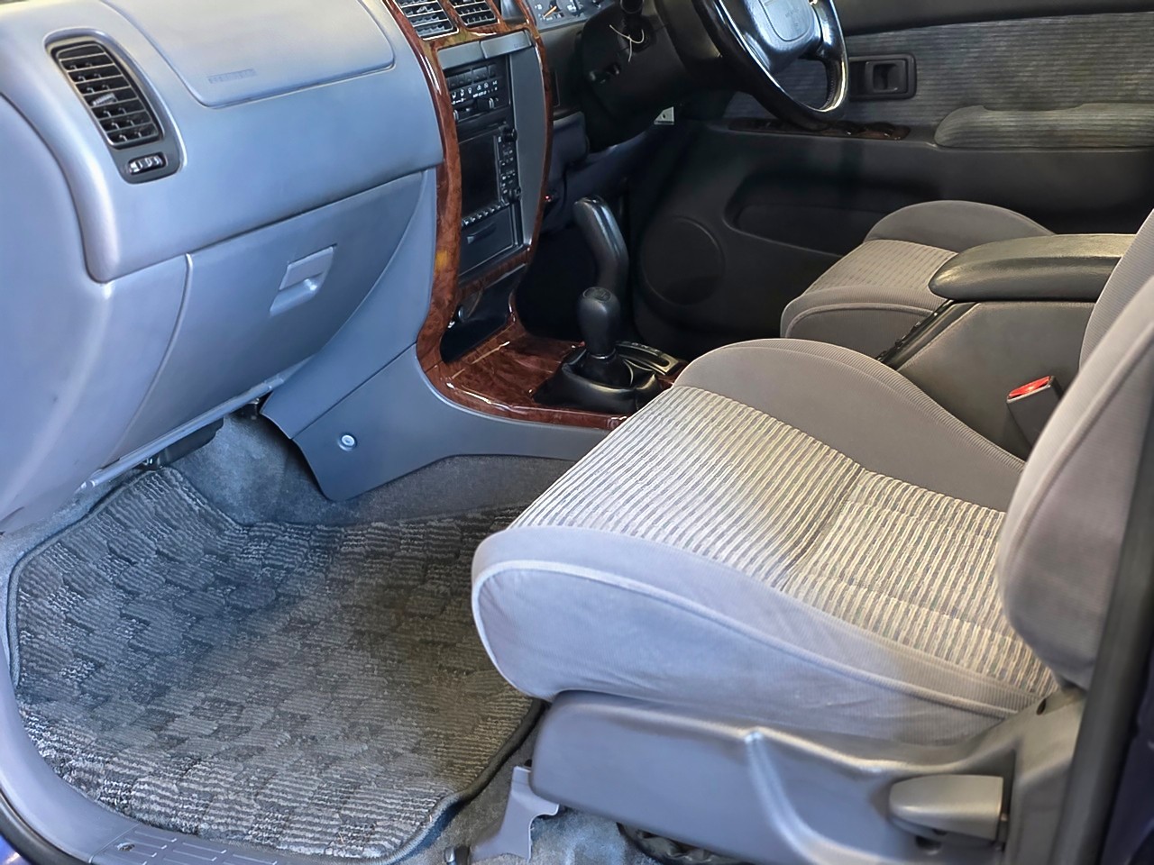 Toyota-Hilux-Surf-4-Runner-1996-SUV-28