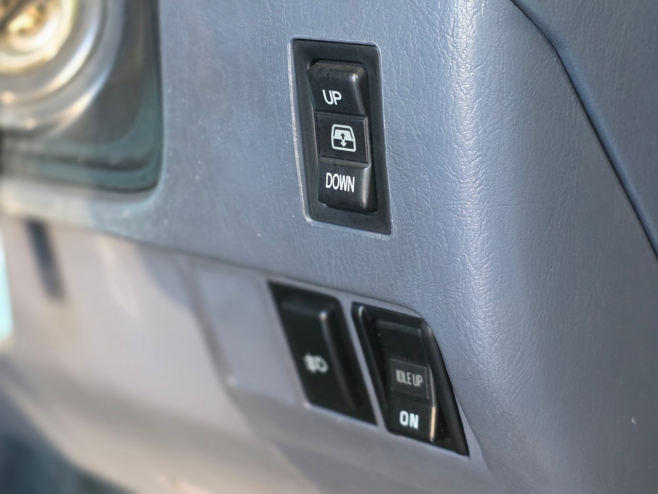 Toyota-Hilux-Surf-4-Runner-1996-SUV-30