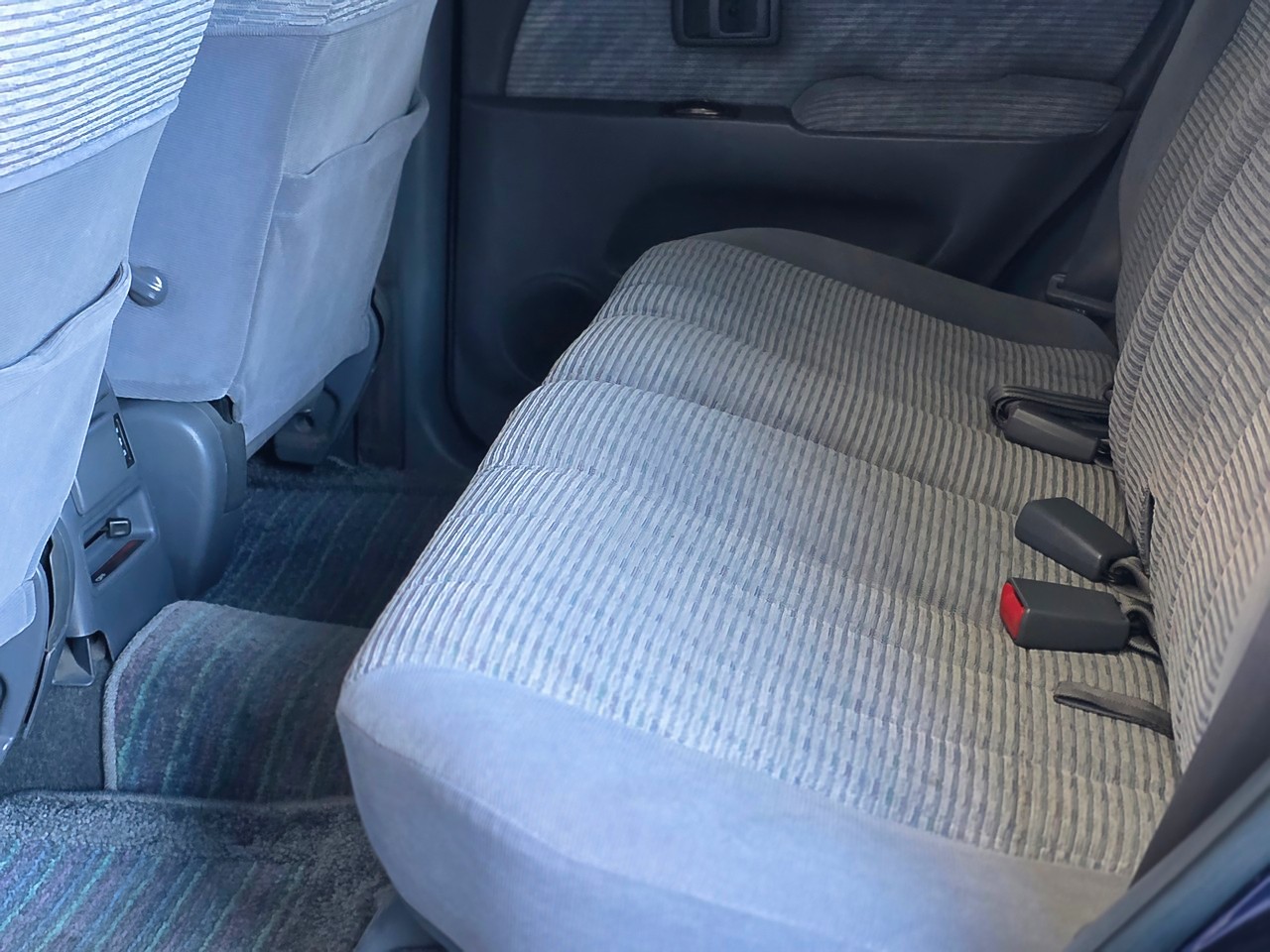 Toyota-Hilux-Surf-4-Runner-1996-SUV-36