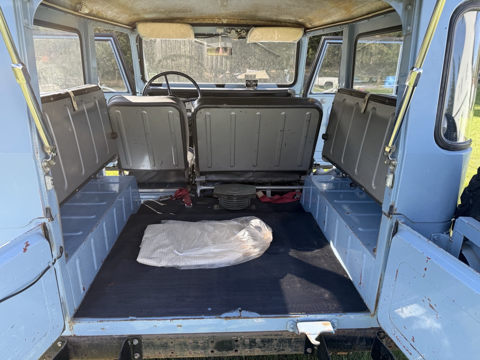 Toyota-Land-Cruiser-1968-19