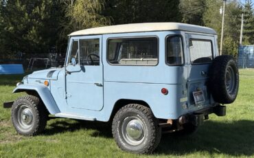 Toyota-Land-Cruiser-1968-3