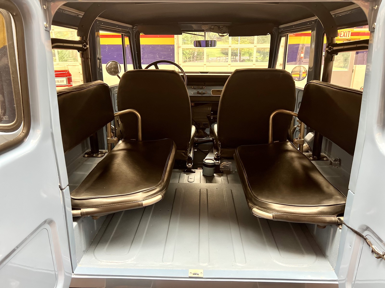 Toyota-Land-Cruiser-1974-SUV-10