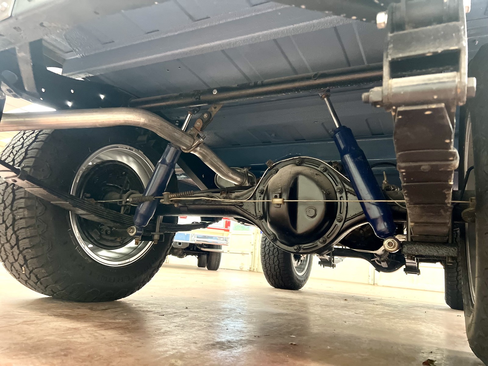 Toyota-Land-Cruiser-1974-SUV-12