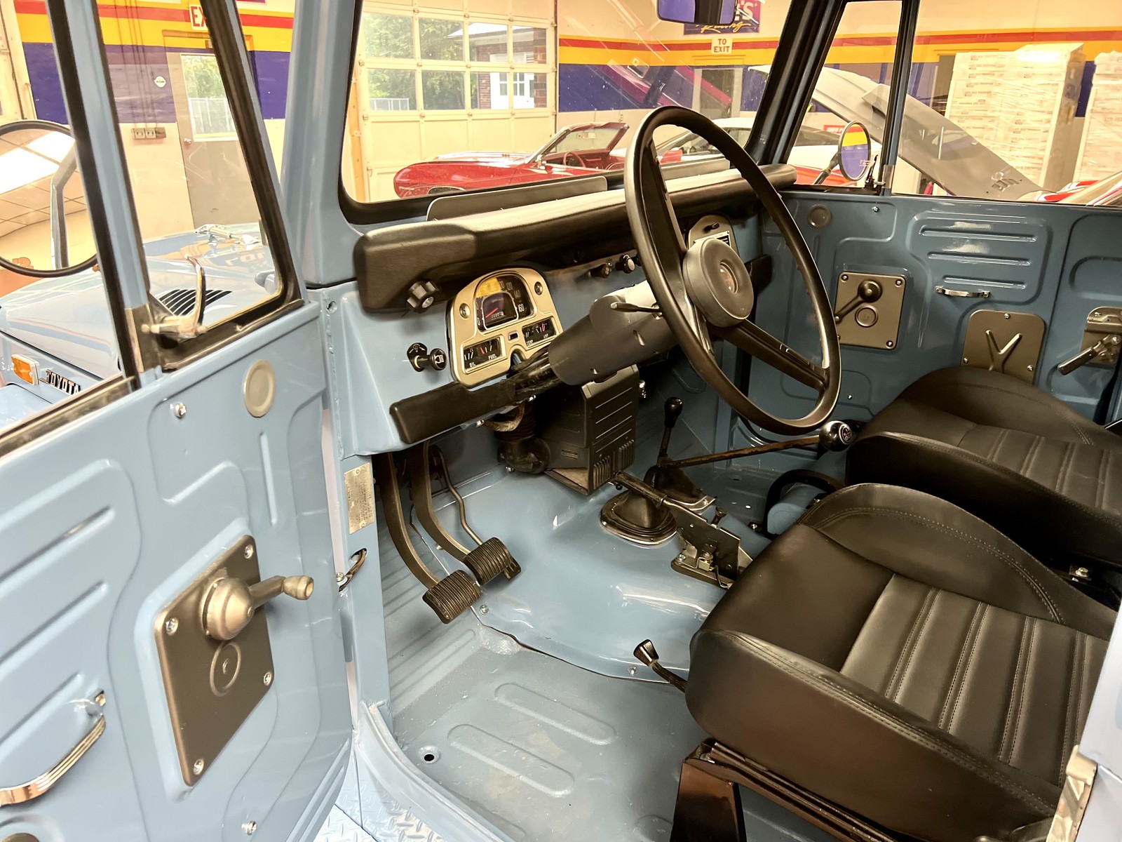 Toyota-Land-Cruiser-1974-SUV-16