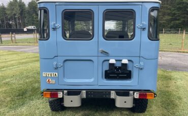 Toyota-Land-Cruiser-1974-SUV-3