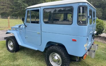 Toyota-Land-Cruiser-1974-SUV-4