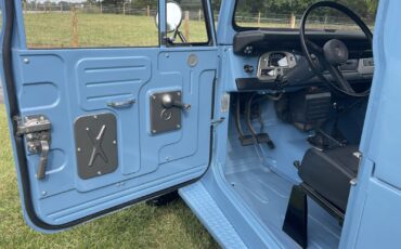 Toyota-Land-Cruiser-1974-SUV-7