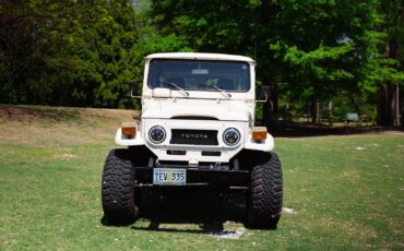 Toyota-Land-Cruiser-1978-SUV-1