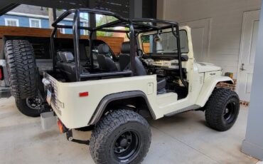 Toyota-Land-Cruiser-1978-SUV-21