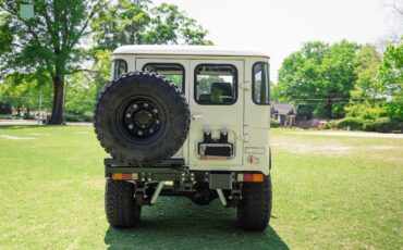 Toyota-Land-Cruiser-1978-SUV-3