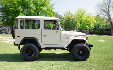 Toyota-Land-Cruiser-1978-SUV-5