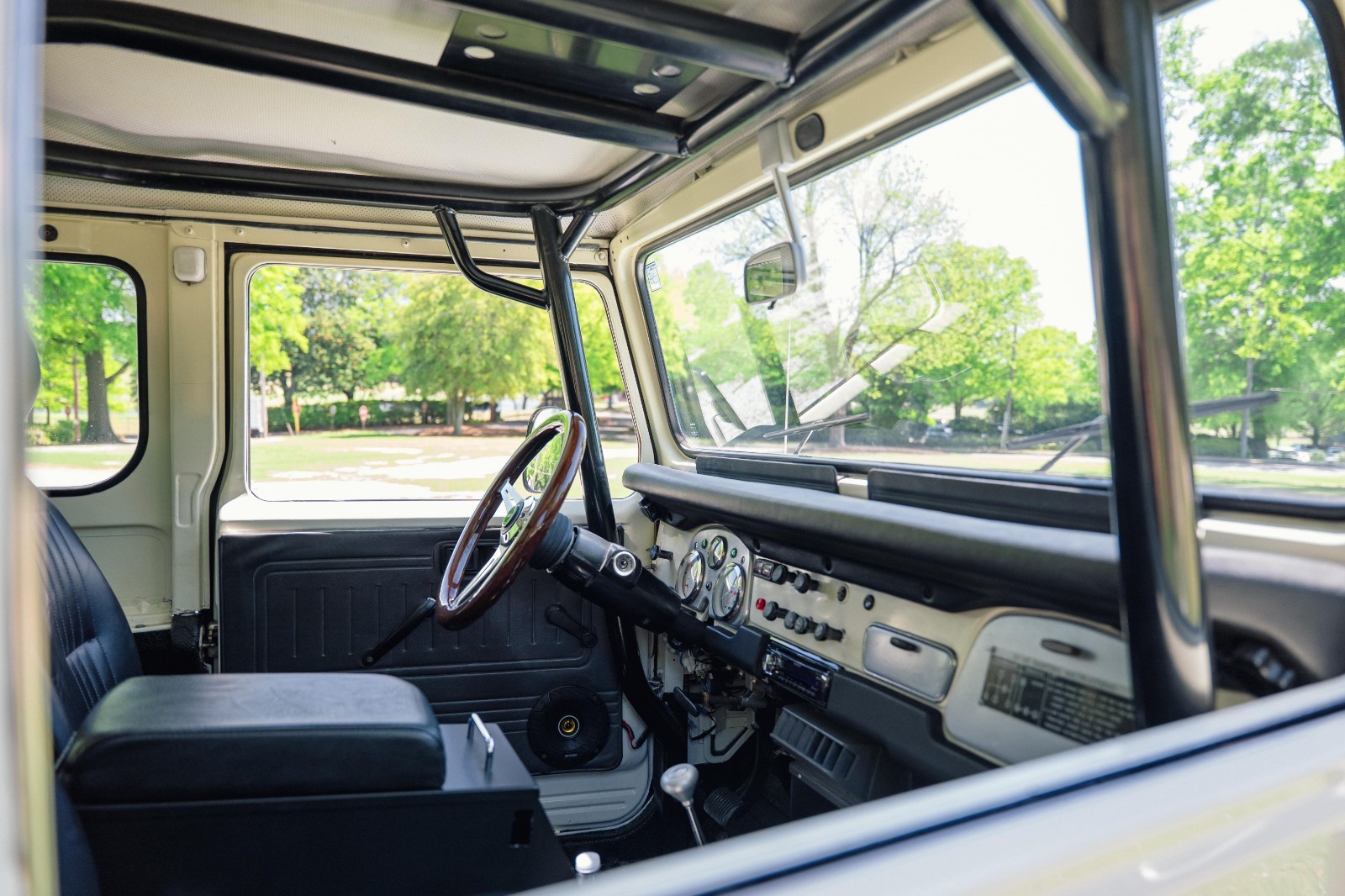 Toyota-Land-Cruiser-1978-SUV-9