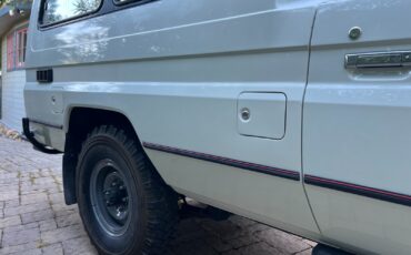 Toyota-Land-Cruiser-1980-SUV-13