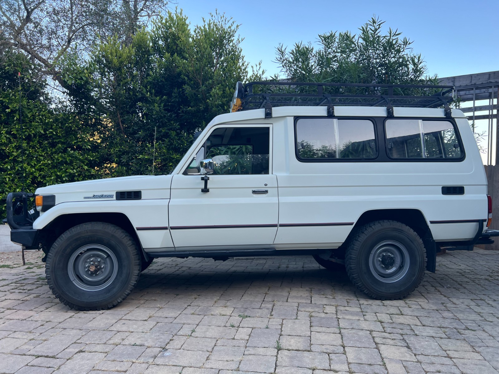 Toyota-Land-Cruiser-1980-SUV-15