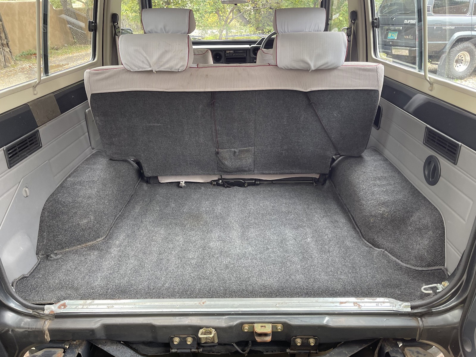 Toyota-Land-Cruiser-1980-SUV-21