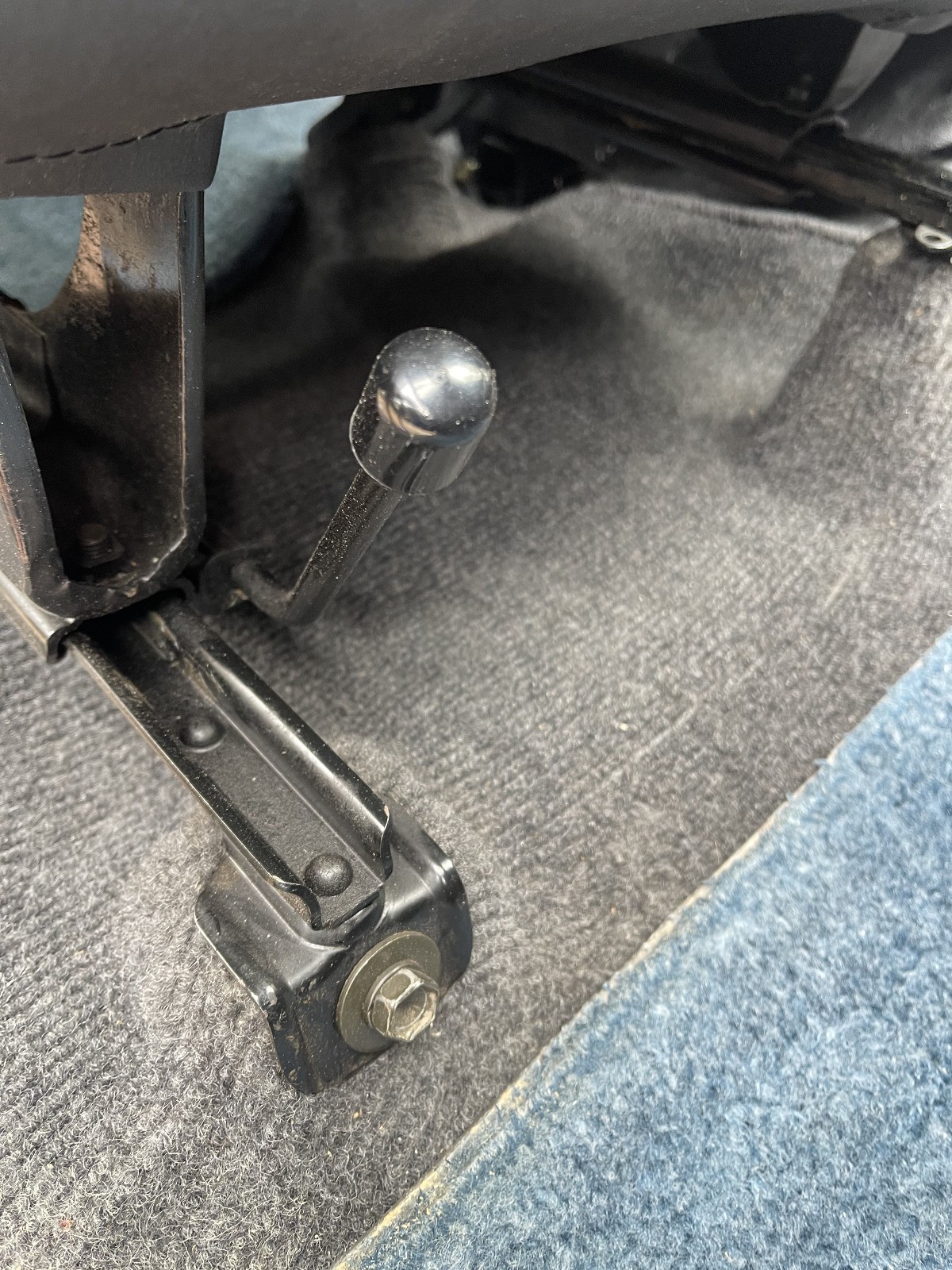 Toyota-Land-Cruiser-1980-SUV-23