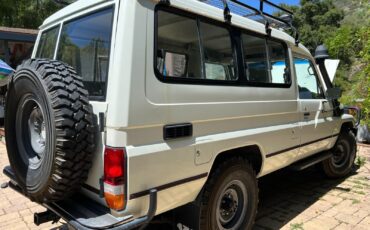 Toyota-Land-Cruiser-1980-SUV-37