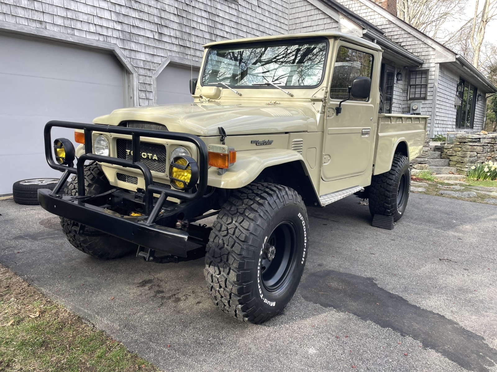 Toyota Land Cruiser 1982 Standard Cab Pickup