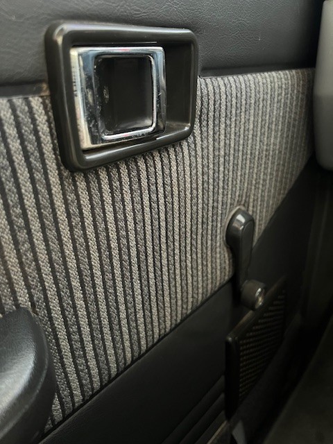 Toyota-Land-Cruiser-1986-SUV-12