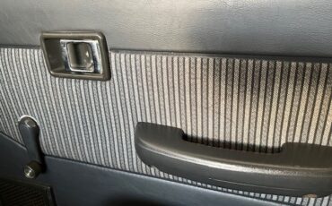 Toyota-Land-Cruiser-1986-SUV-13