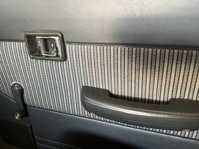 Toyota-Land-Cruiser-1986-SUV-13