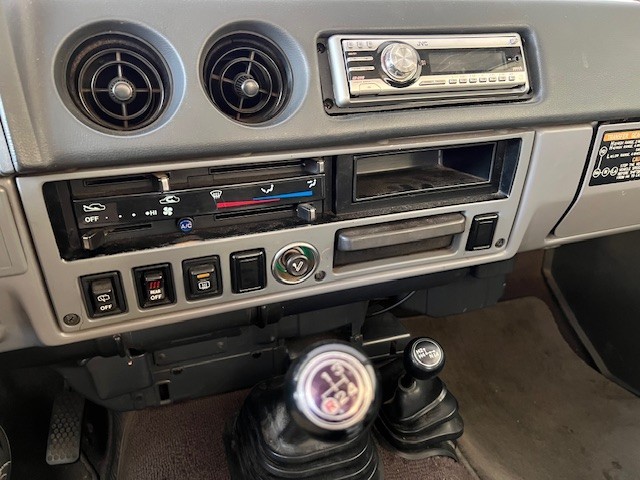 Toyota-Land-Cruiser-1986-SUV-7