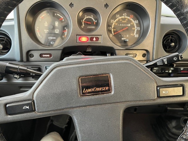 Toyota-Land-Cruiser-1986-SUV-8