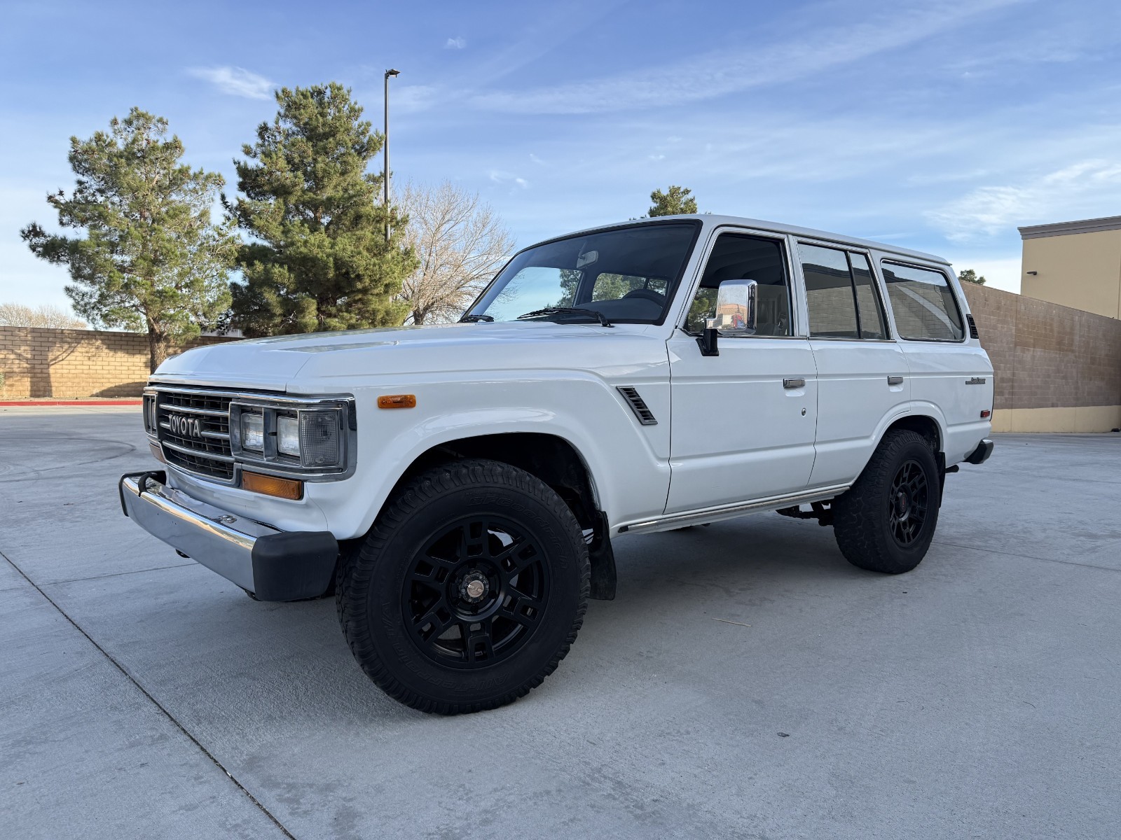 Toyota-Land-Cruiser-1988-SUV-1