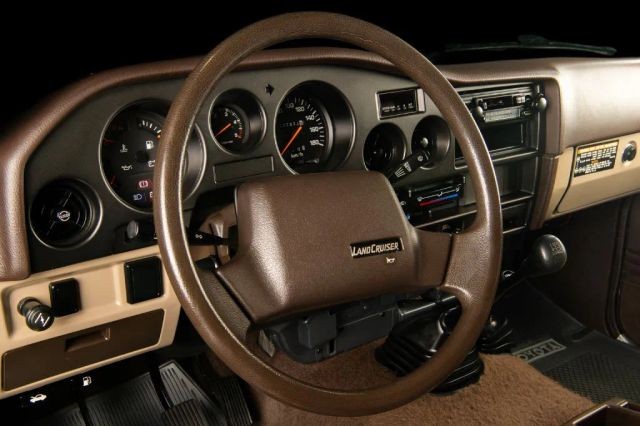 Toyota-Land-Cruiser-1988-SUV-12