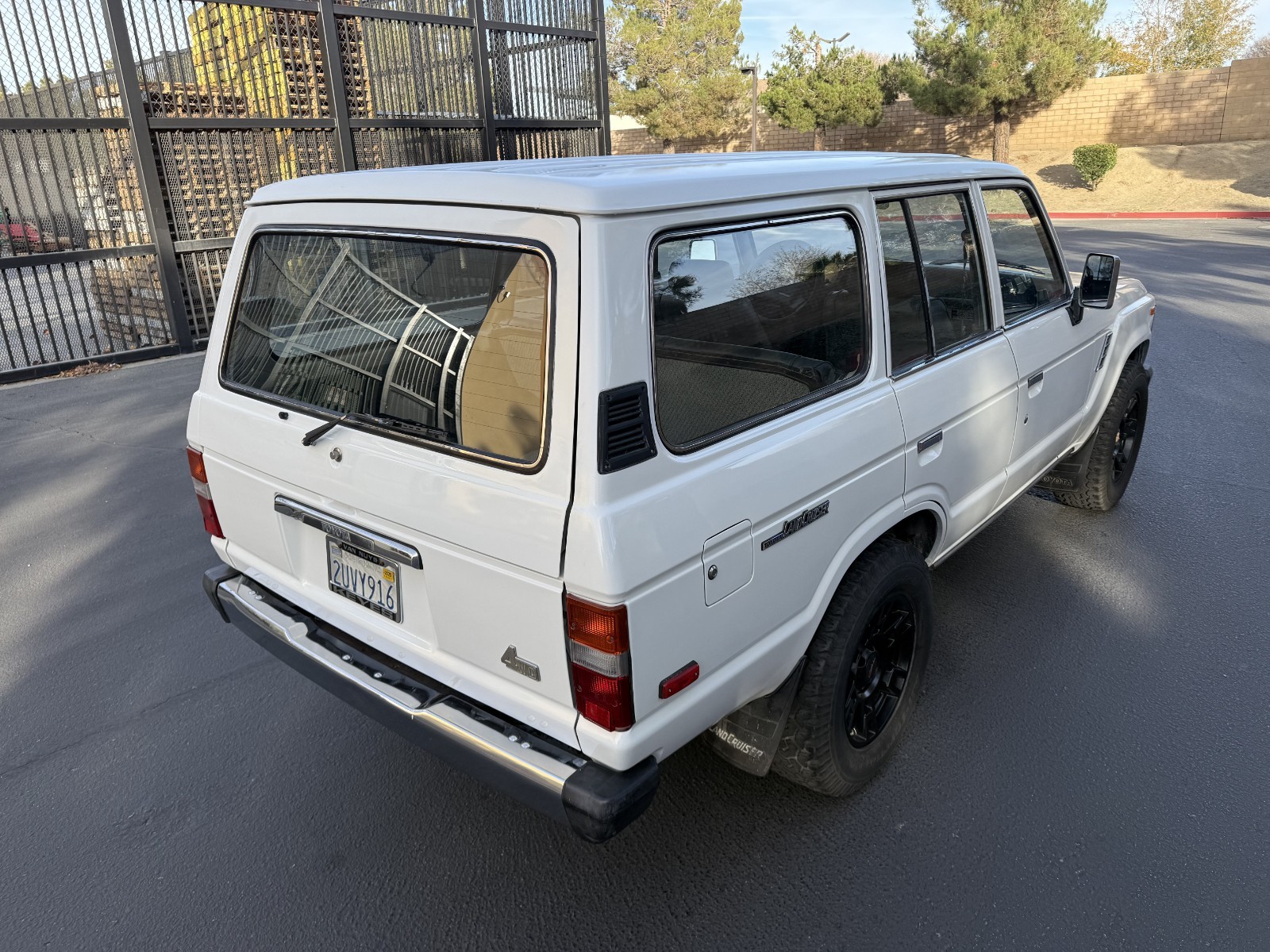 Toyota-Land-Cruiser-1988-SUV-12