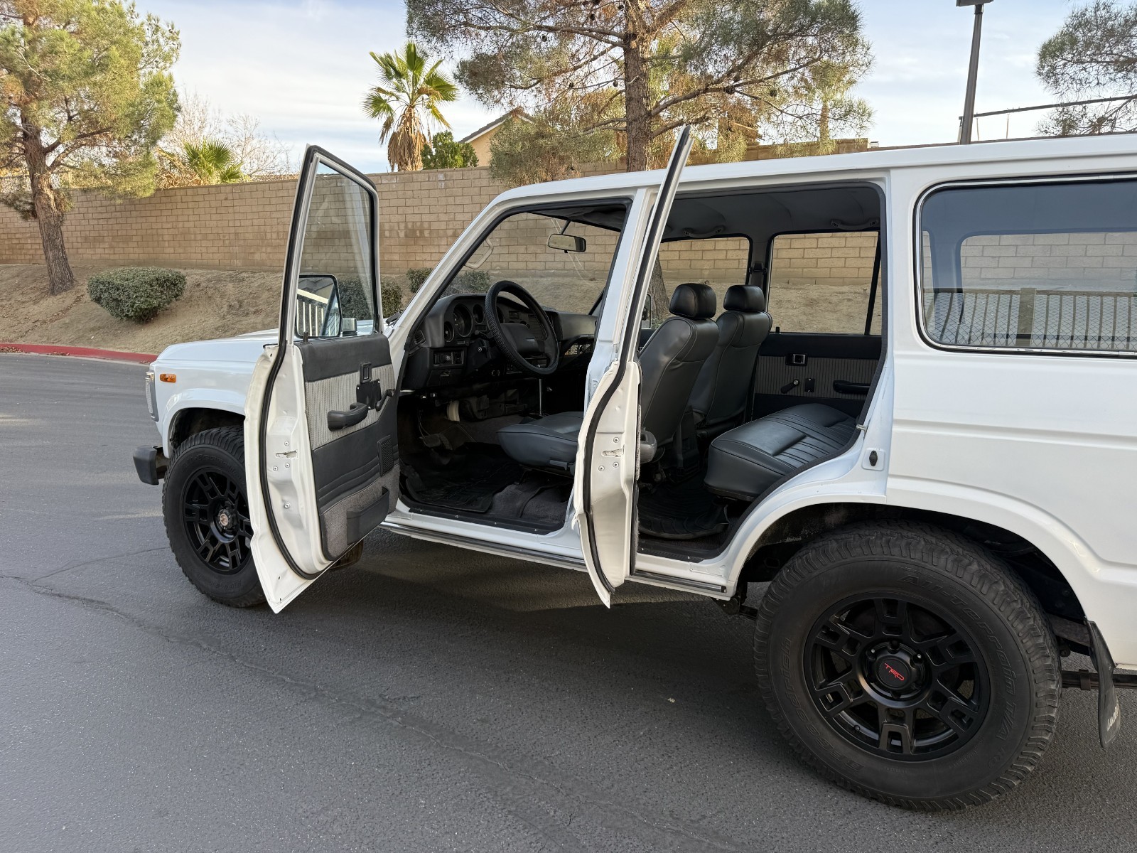 Toyota-Land-Cruiser-1988-SUV-14