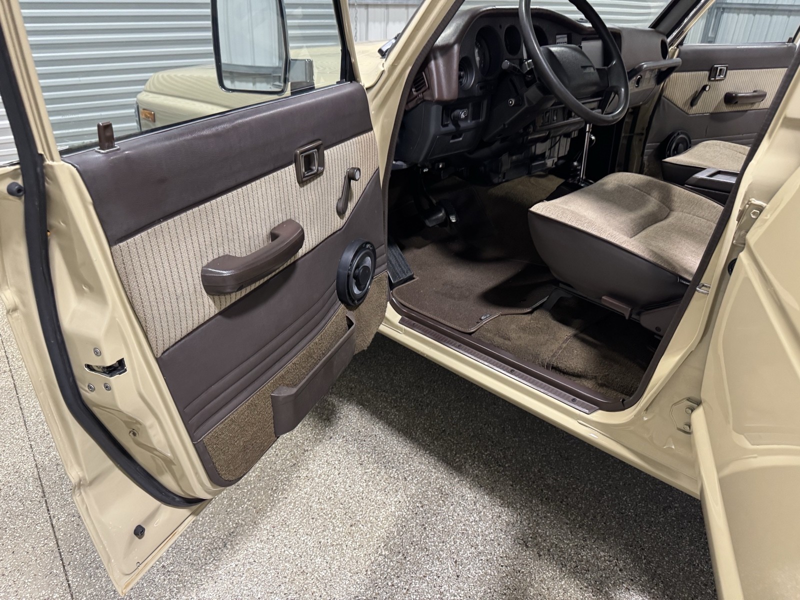 Toyota-Land-Cruiser-1988-SUV-15