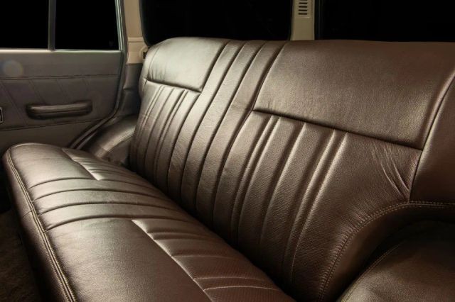 Toyota-Land-Cruiser-1988-SUV-16