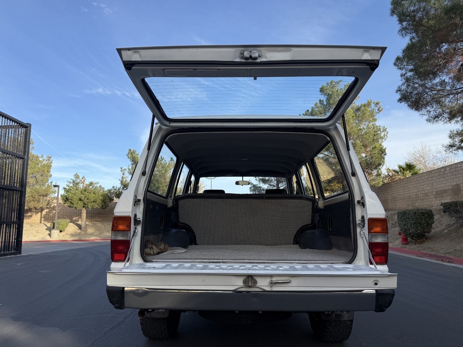 Toyota-Land-Cruiser-1988-SUV-21